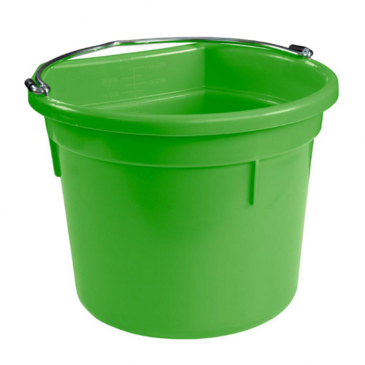 Bucket with Flat Back Green in the group Stable & Paddock / Stable Supplies & Yard Equipment / Buckets at Equinest (626011GN)