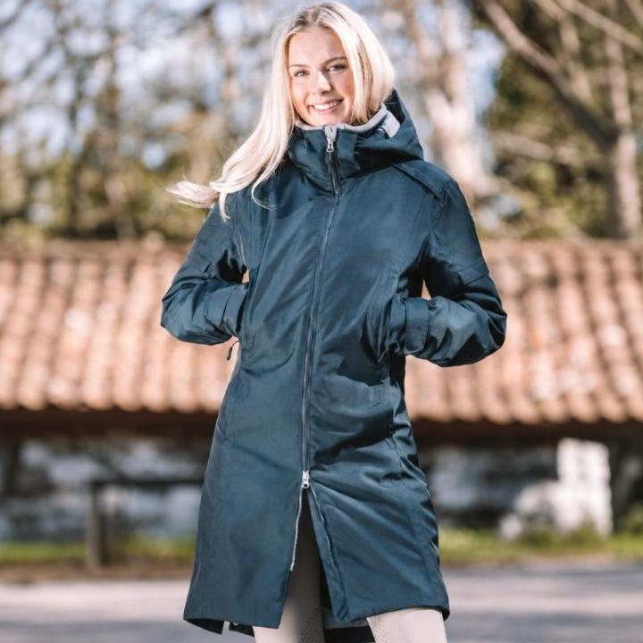 Riding Parka Grace Navy Blue in the group Equestrian Clothing / Coats & Jackets / Riding Coats at Equinest (11008590003NA_r)