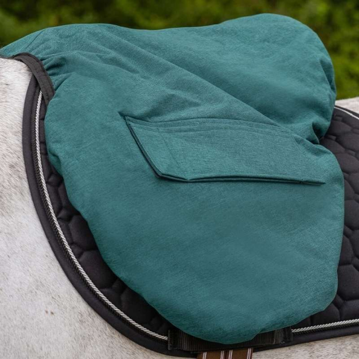 Saddle Cover Water Repellent Dark Green in the group Horse Tack / Horse Tack Accessories / Saddle Cover at Equinest (3163DGR0DGN)