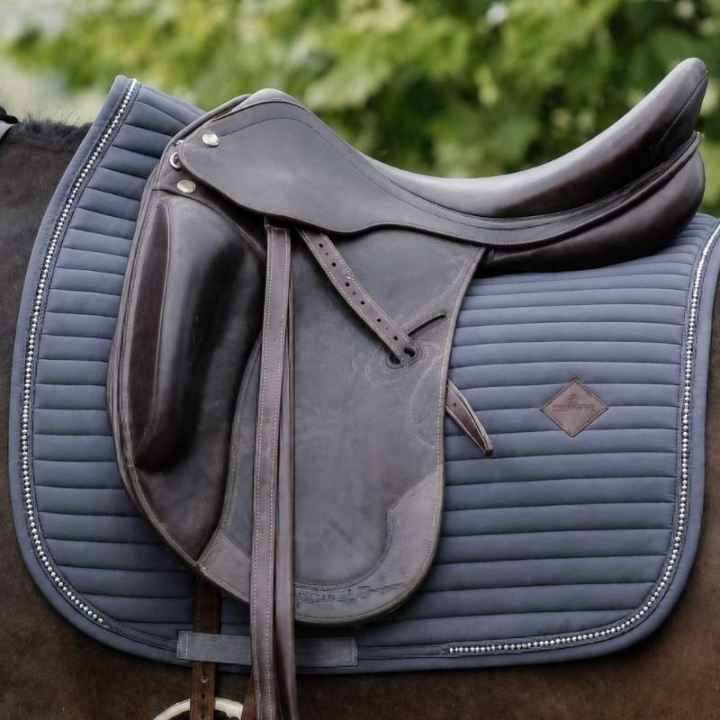 Dressage Saddle Pad Pearls Grey in the group Horse Tack / Saddle Pads / Dressage Saddle Pad at Equinest (4257208DRGR_r)