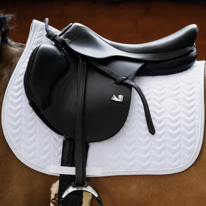 Saddle Pad Fishbone White in the group Horse Tack / Saddle Pads / All-Purpose & Jumping Saddle Pads at Equinest (4257402SJWH_r)