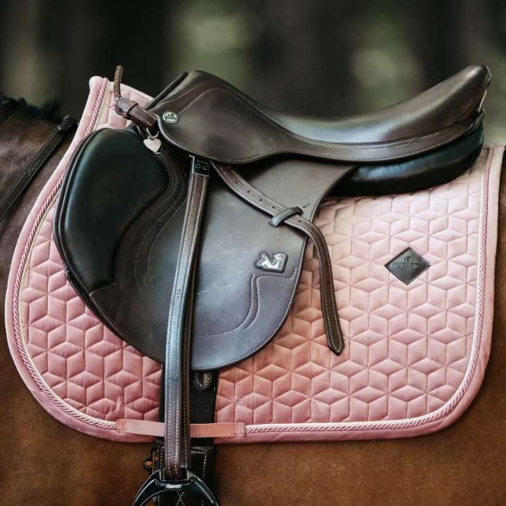 Saddle Pad Velvet Old Rose in the group Horse Tack / Saddle Pads / All-Purpose & Jumping Saddle Pads at Equinest (42579GRs_r)