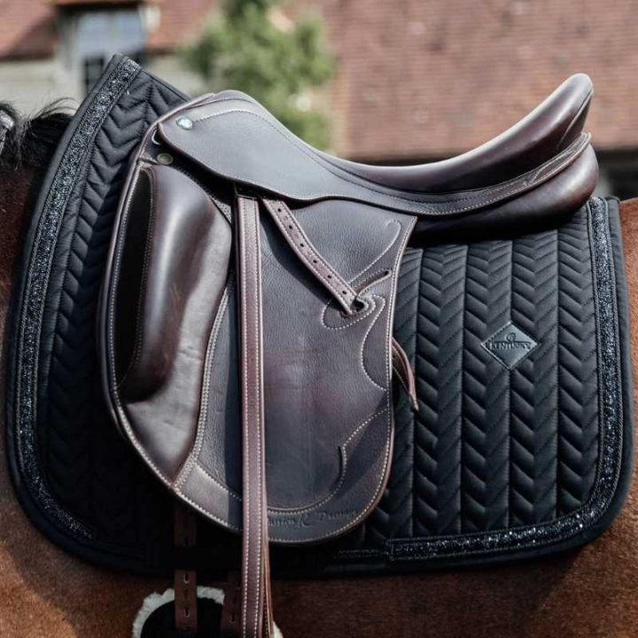 Dressage Saddle Pad Glitter Stone Black in the group Horse Tack / Saddle Pads / Dressage Saddle Pad at Equinest (42581DrSv_r)