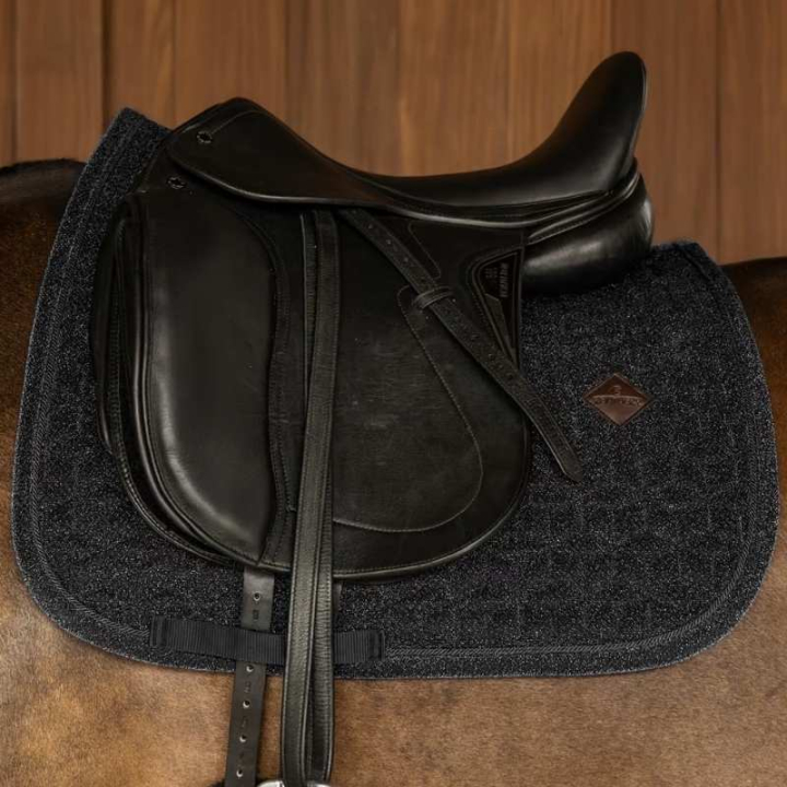 Dressage Saddle Pad Full Sparkling Black in the group Horse Tack / Saddle Pads / Dressage Saddle Pad at Equinest (4269901DRBA_r)