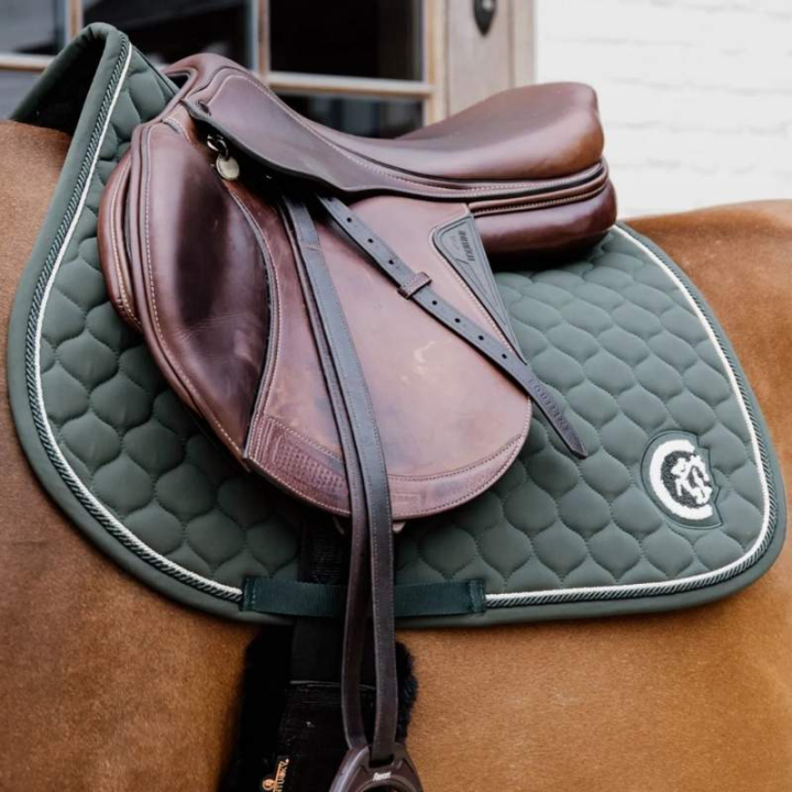 Saddle Pad Onion Quilt 3D Logo Green in the group Horse Tack / Saddle Pads / All-Purpose & Jumping Saddle Pads at Equinest (4272874SJGN_r)