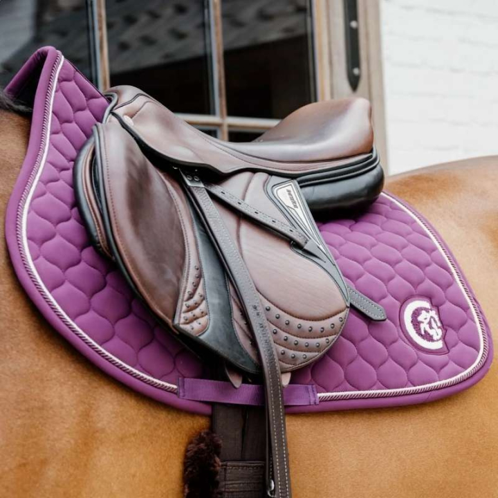 Saddle Pad Onion Quilt 3D Logo Purple in the group Horse Tack / Saddle Pads / All-Purpose & Jumping Saddle Pads at Equinest (4272875SJPU_r)
