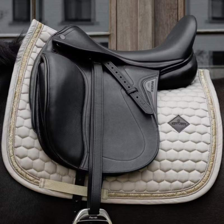 Dressage Saddle Pad Glitter Band Beige in the group Horse Tack / Saddle Pads / Dressage Saddle Pad at Equinest (4273032DRBE_r)