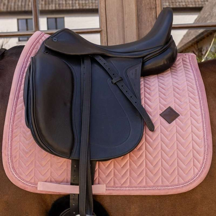 Dressage Saddle Pad Velvet Mini Pearls Old Rose in the group Horse Tack / Saddle Pads / Dressage Saddle Pad at Equinest (4275010DROPI_r)