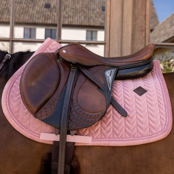 Saddle Pad Velvet Mini Pearls Old Rose in the group Horse Tack / Saddle Pads / All-Purpose & Jumping Saddle Pads at Equinest (4275010POPI_r)
