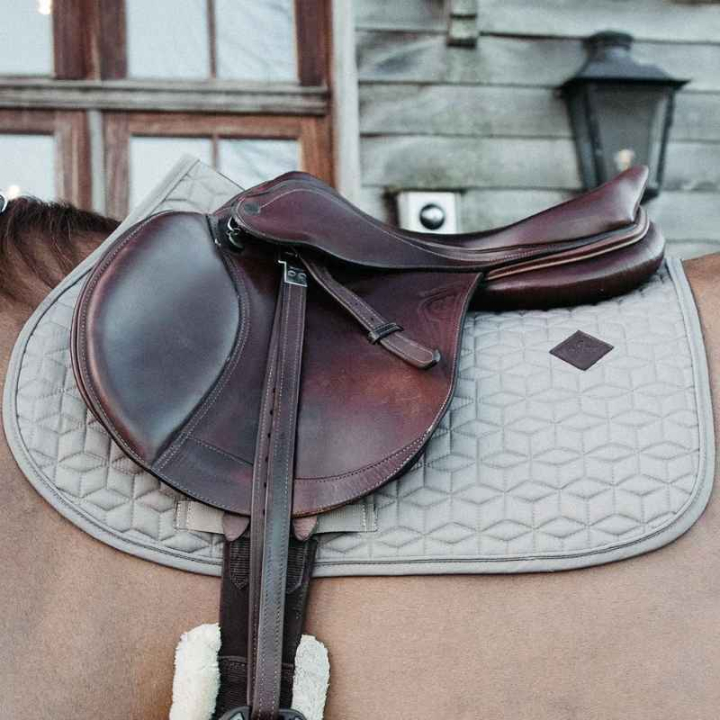 Saddle Pad Classic Beige in the group Horse Tack / Saddle Pads / All-Purpose & Jumping Saddle Pads at Equinest (42803Be_r)