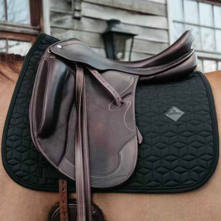 Dressage Saddle Pad Classic Black in the group Horse Tack / Saddle Pads / Dressage Saddle Pad at Equinest (42803DrSv_r)