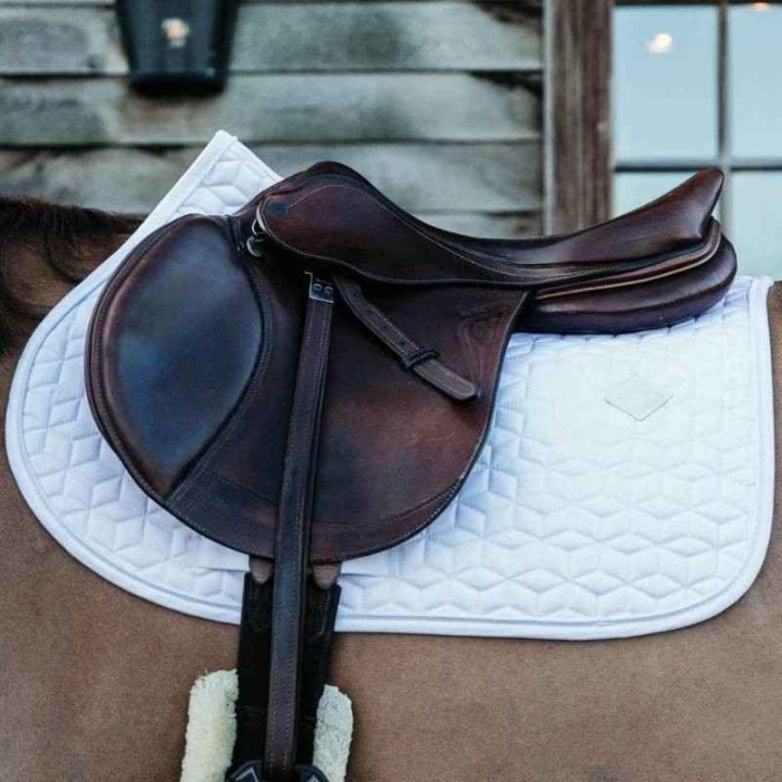 Saddle Pad Classic White in the group Horse Tack / Saddle Pads / All-Purpose & Jumping Saddle Pads at Equinest (42803Vi_r)