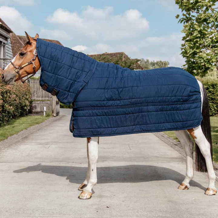 Under Rug with Neck Skin Friendly 150g Navy Blue in the group Horse Rugs / Liners & Underrugs at Equinest (52216NA_r)