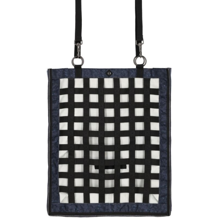 Hay Bag Slowfeeder Turnout Cloud Navy Blue in the group Stable & Paddock / Stable Supplies & Yard Equipment / Hay Nets & Hay Bags at Equinest (5705CLDN0NA)