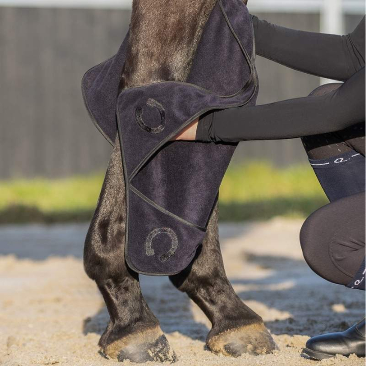 Towel Hands-in 65x35cm Black in the group Horse Tack / Horse Tack Accessories at Equinest (5746ZWMBA)