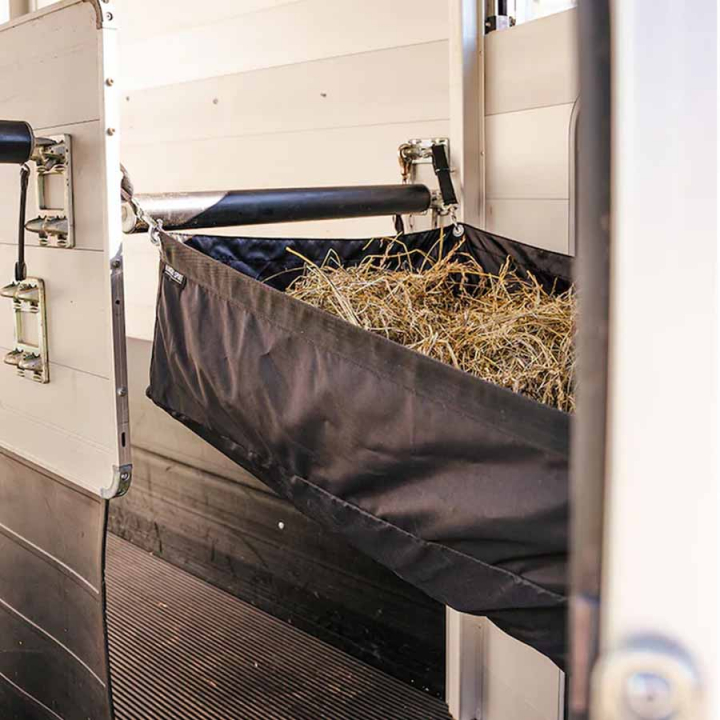 Hay Net HS Square Model Black in the group Stable & Paddock / Stable Supplies & Yard Equipment / Hay Nets & Hay Bags at Equinest (603673BA)