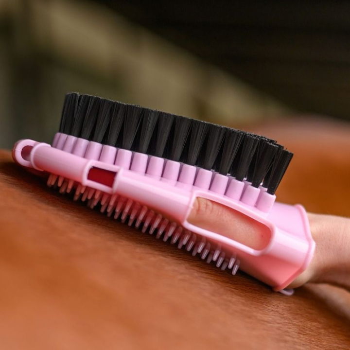 Grooming Mitt Washing Pink in the group Grooming & Health Care / Horse Brushes / Grooming Gloves at Equinest (815832PI)