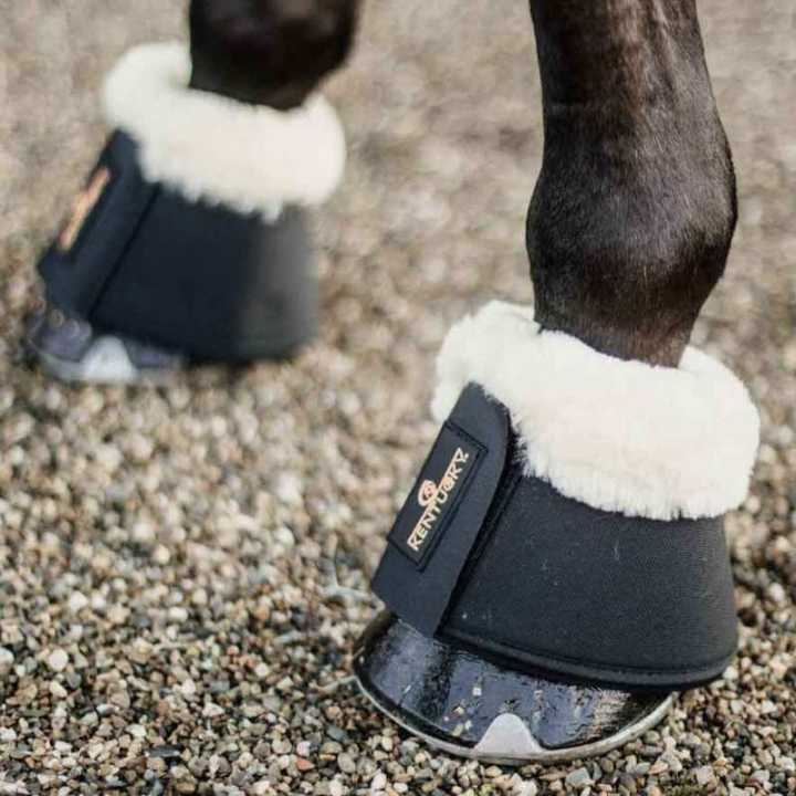 Bell Boots Sheepskin Solimbra Black in the group Horse Tack / Leg Protection / Bell Boots at Equinest (88195Sv_r)