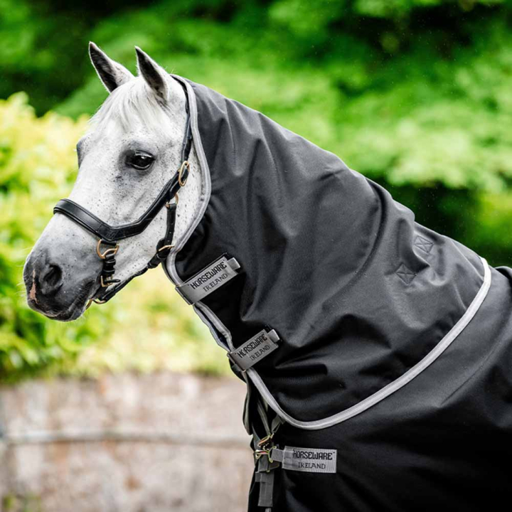 Neck Amigo Bravo 12 1200D 0g Black/Grey in the group Horse Rugs / Neck Covers at Equinest (AARN41KJIBAGR_r)