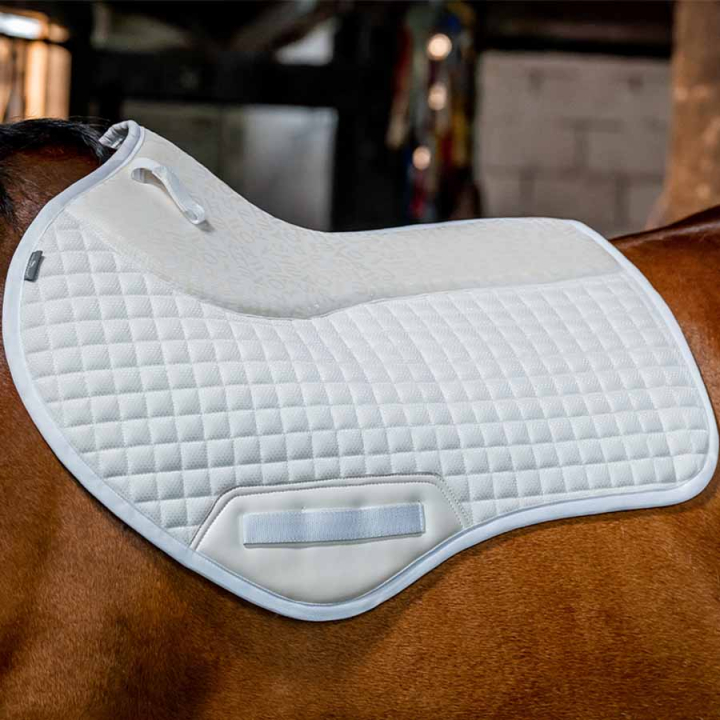 Tech Comfort White Saddle Pad in the group Horse Tack / Saddle Pads / All-Purpose & Jumping Saddle Pads at Equinest (DAHTLCWH)