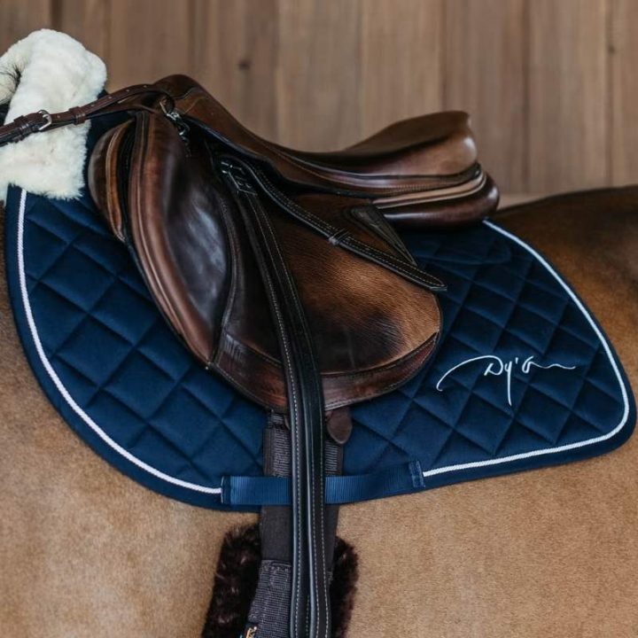 Saddle Pad Skin Friendly Vegan Sheepskin Navy Blue in the group Horse Tack / Saddle Pads / All-Purpose & Jumping Saddle Pads at Equinest (HO22LNAFNA_r)