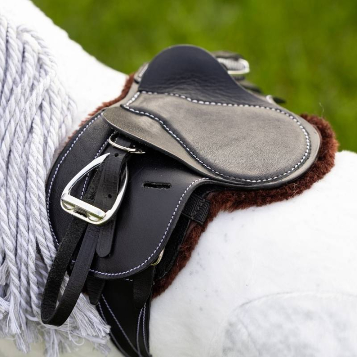 Hunter Saddle Pad Toy Pony Showing Numnah Brown in the group Hobby Horses & Toy Horses / Toy Horse Tack at Equinest (IT044090BR)