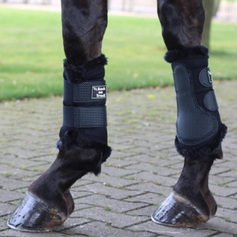 Brushing Boots 3D Mesh with Synthetic Fur