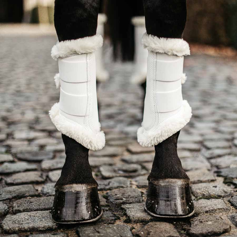 Brushing Boots Air White