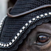 Ear Bonnet Wellington Big Stone & Pearl Soundless Black Ear Bonnet Wellington Big Stone & Pearl Soundless Black