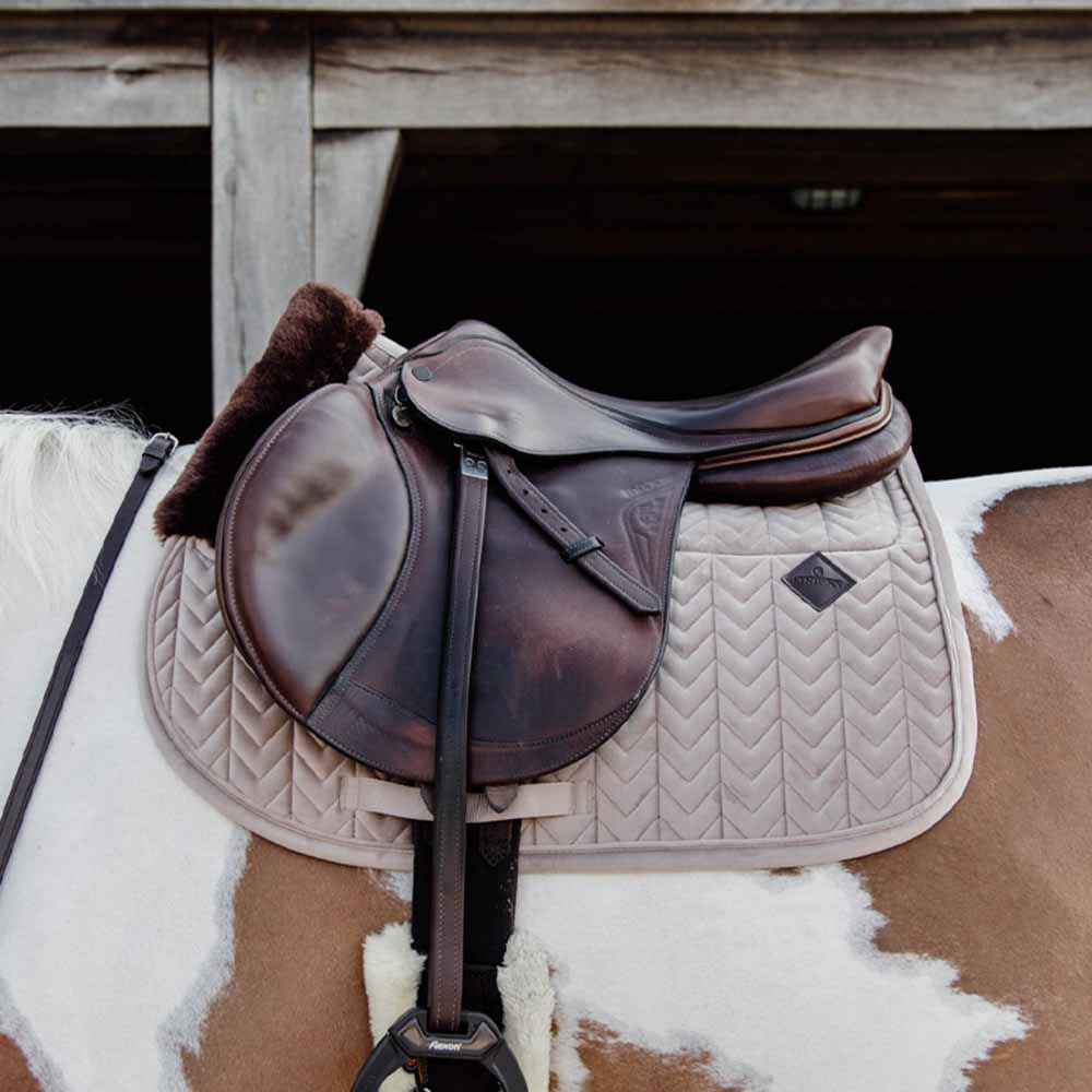 Saddle Pad Skin Friendly Velvet Beige