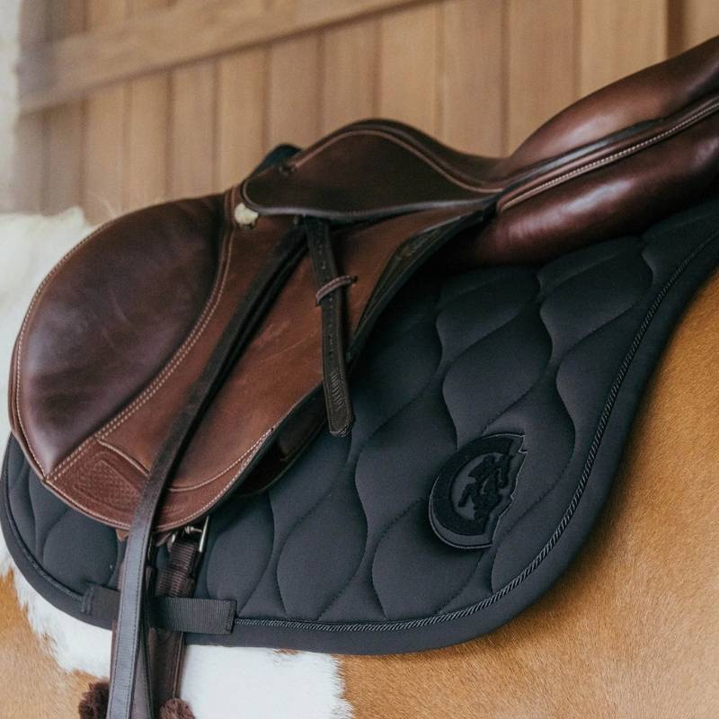 Saddle Pad Wave 3D Logo Black