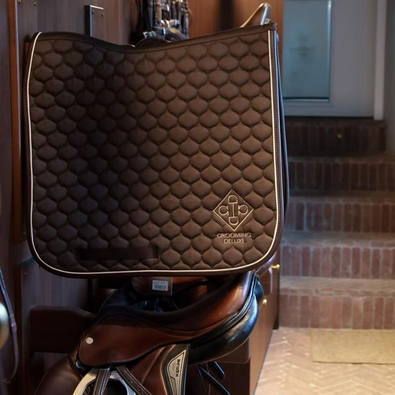 Dressage Saddle Pad Grooming Deluxe Brown