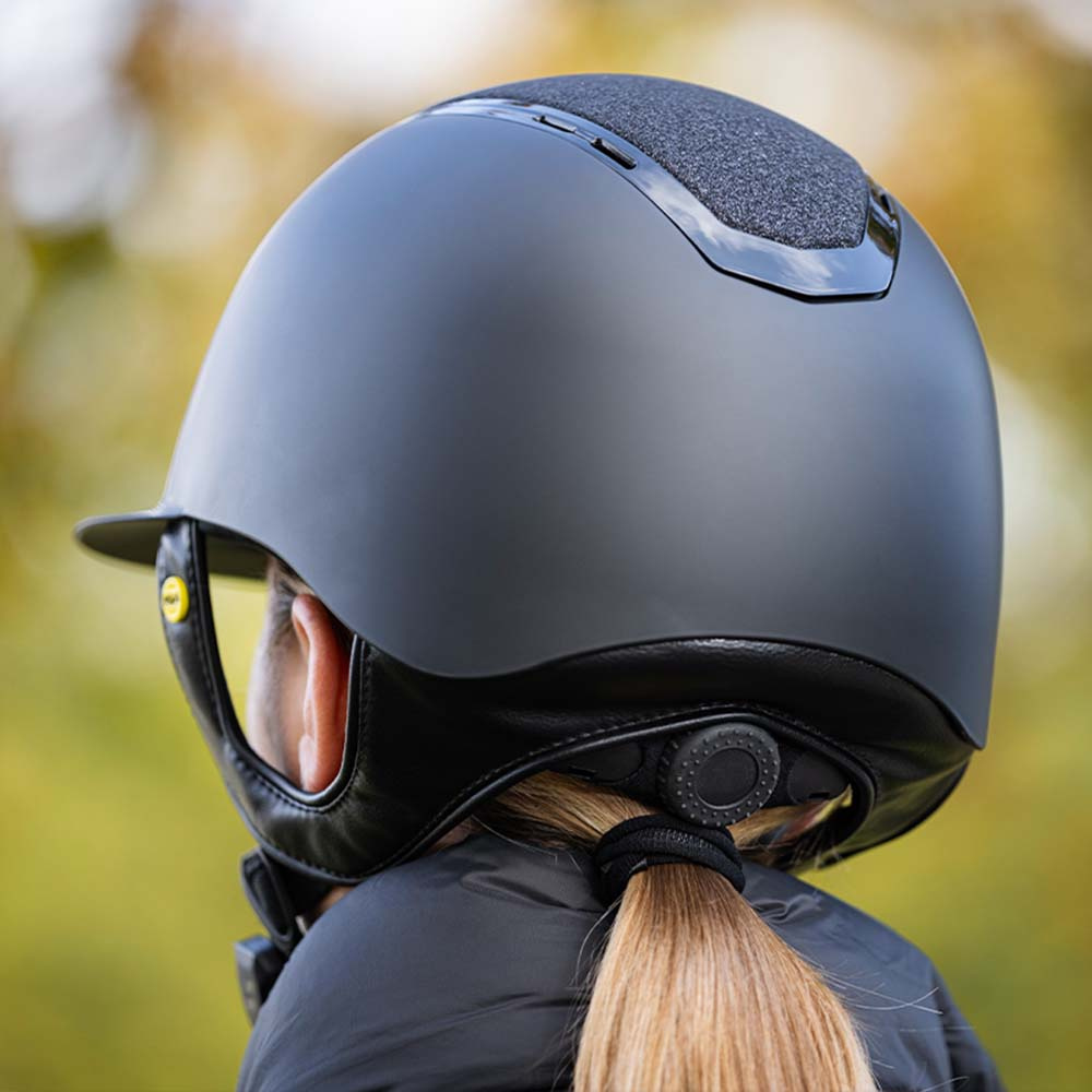 Riding Helmet MIPS Caracas Smooth Top Black