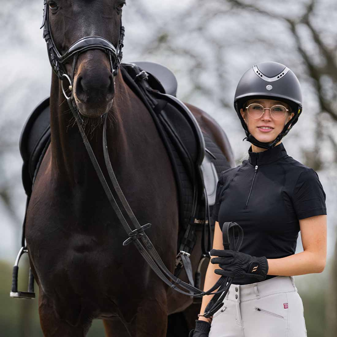 Riding Helmet EQ3 Pardus with Screw Smooth Top Black.