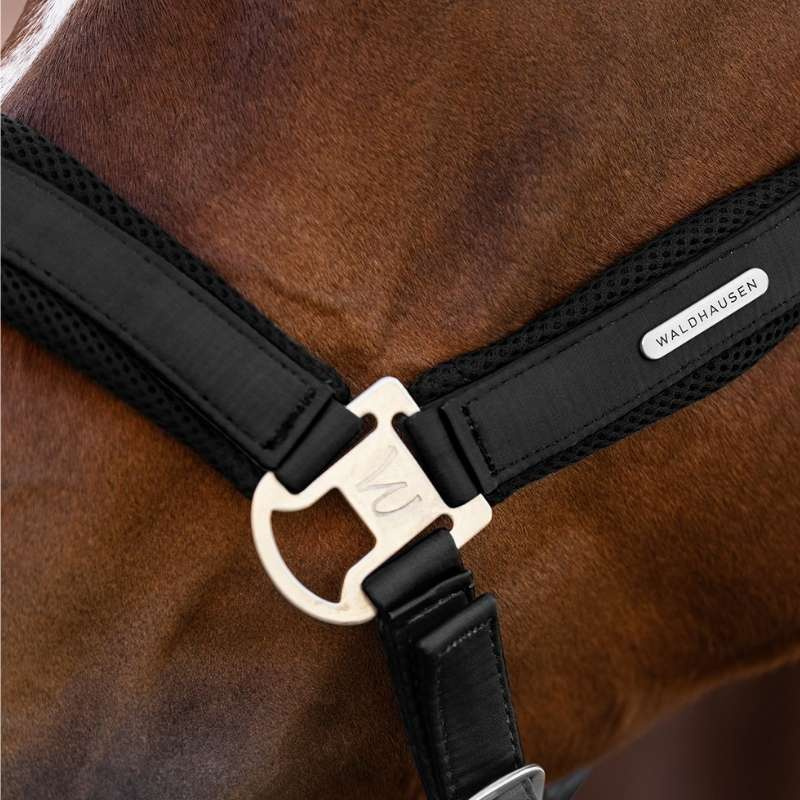 Halter Breath Black