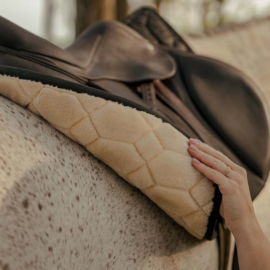 Saddle Pad HS Sheeplike Black