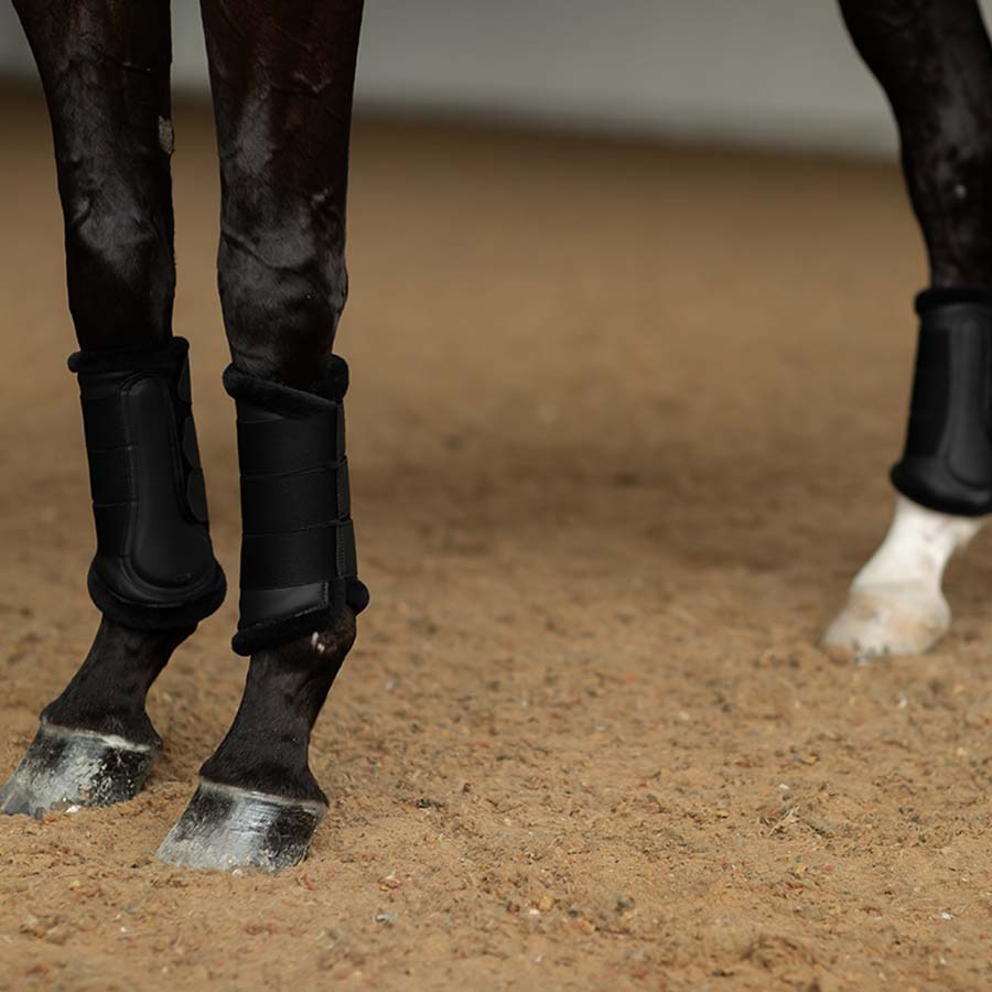 Brushing Boots ES Faux Fur Black