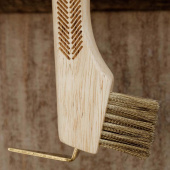 Hoof Pick Metal Bristle & Magnet Hoof Pick Metal Bristle & Magnet