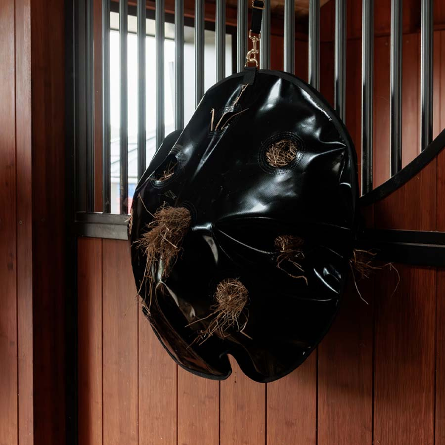 Hay Net Play & Haybag Slowfeeder Round Black