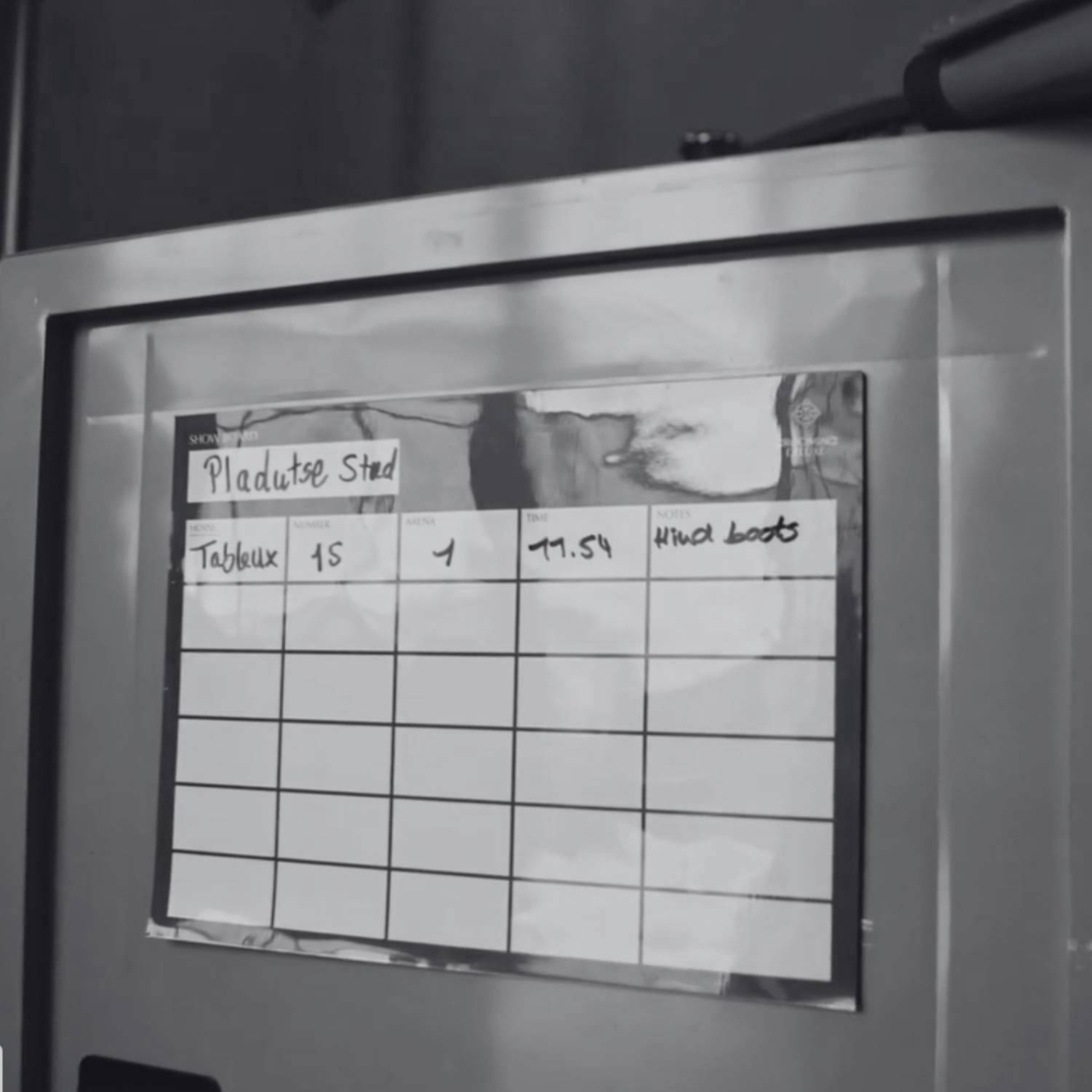Show Board Magnetic Black