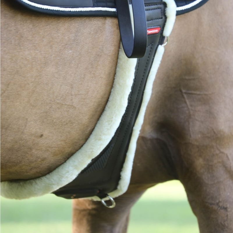 Techno-Fur Stud Girth Black