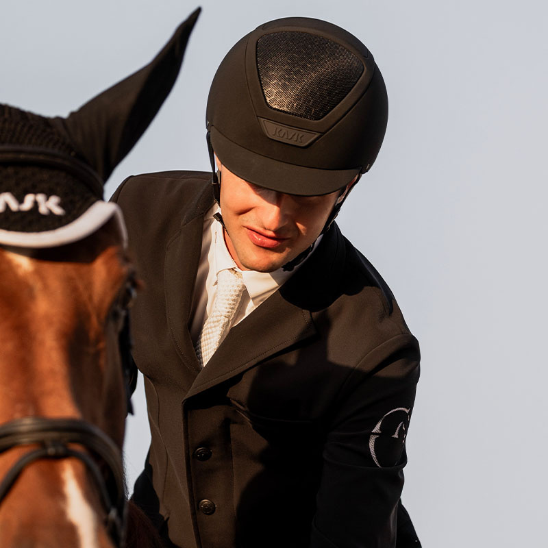 Riding Helmet Dogma Hunter Black