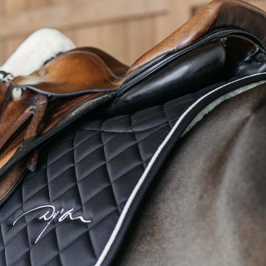 Saddle Pad Skin Friendly Vegan Sheepskin Black