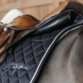 Saddle Pad Skin Friendly Vegan Sheepskin Black Saddle Pad Skin Friendly Vegan Sheepskin Black