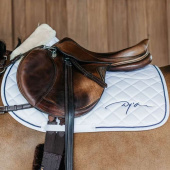 Saddle Pad Skin Friendly Vegan Sheepskin White Saddle Pad Skin Friendly Vegan Sheepskin White