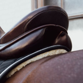 Dressage Saddle Pad Skin Friendly Vegan Sheepskin Black Dressage Saddle Pad Skin Friendly Vegan Sheepskin Black