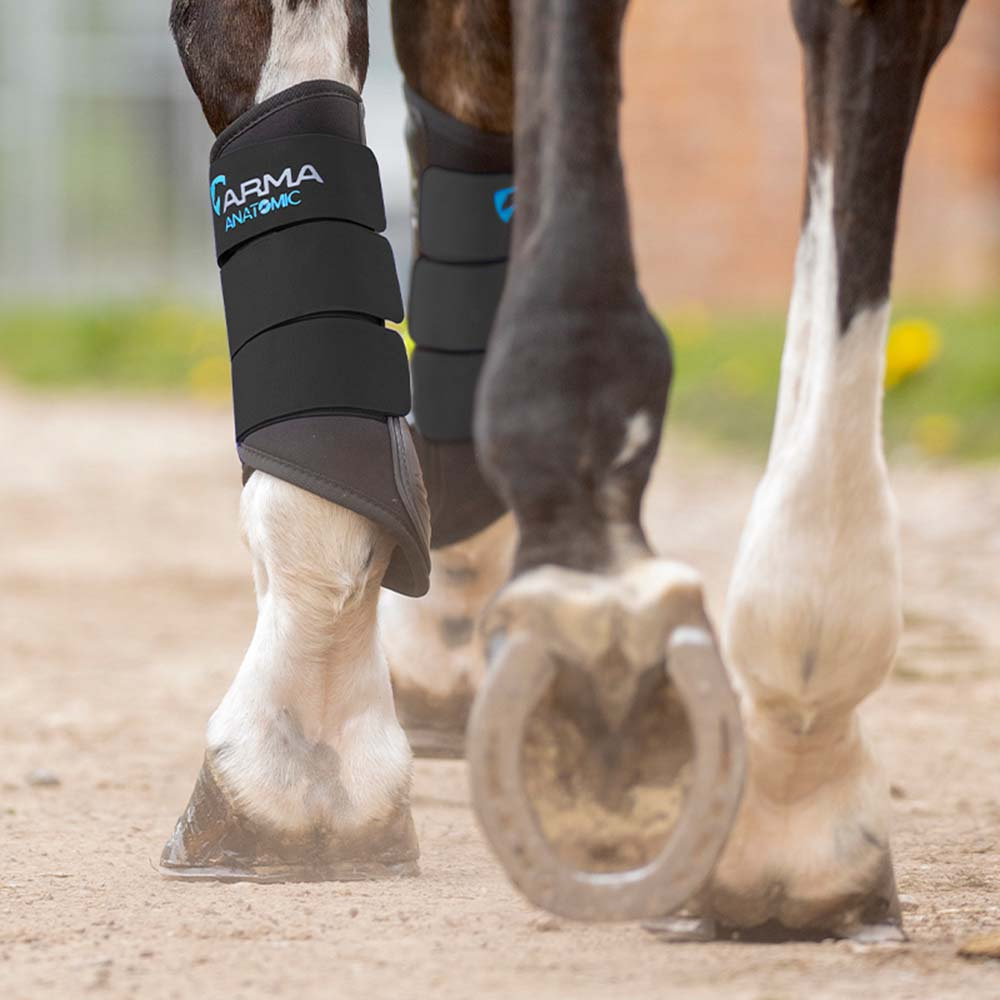 Brushing Boots Neoprene Black